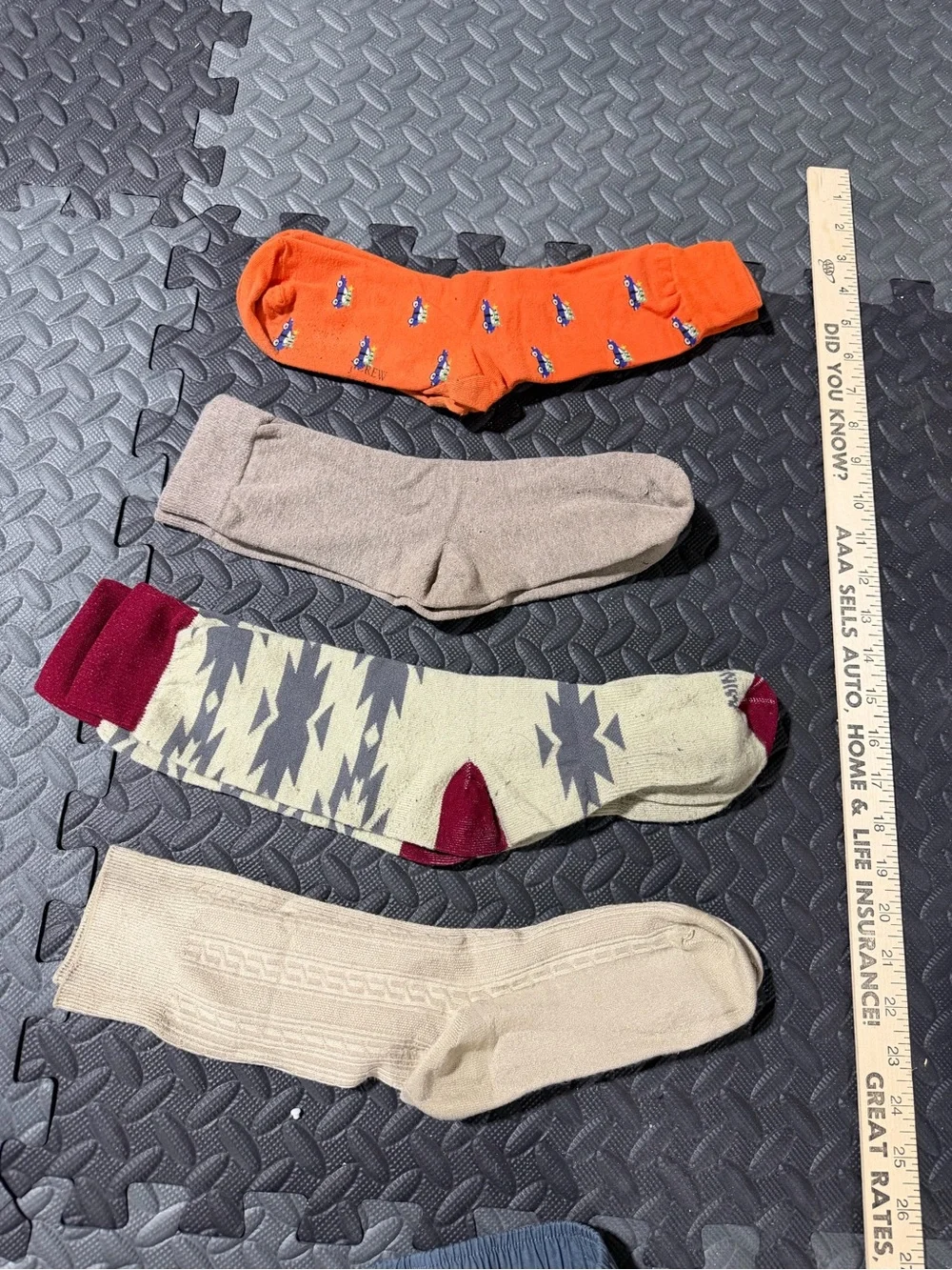 4 pairs of men's dress socks